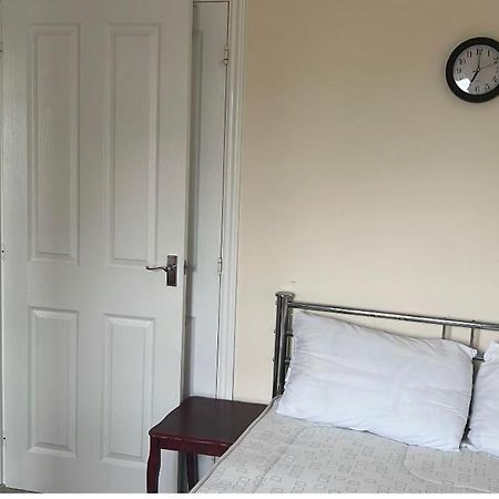Salimi Apartment Bridgend  Exterior photo